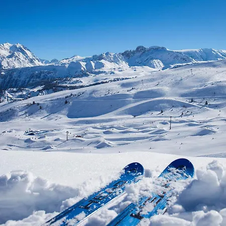 Confortable T2, Skis Aux Pieds, Proche Commerces - Fr-1-182a-18 * Courchevel